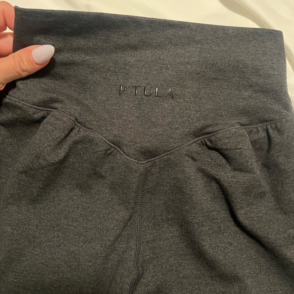 P’tula Bare Pro 26 inch leggings in Carbon size medium